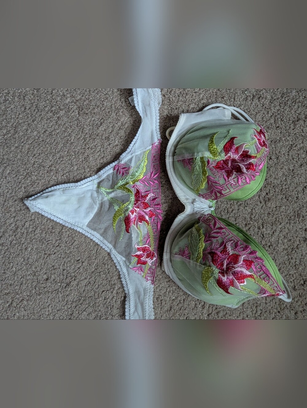 OnGossamer Lingerie Set - 36C/Med-large